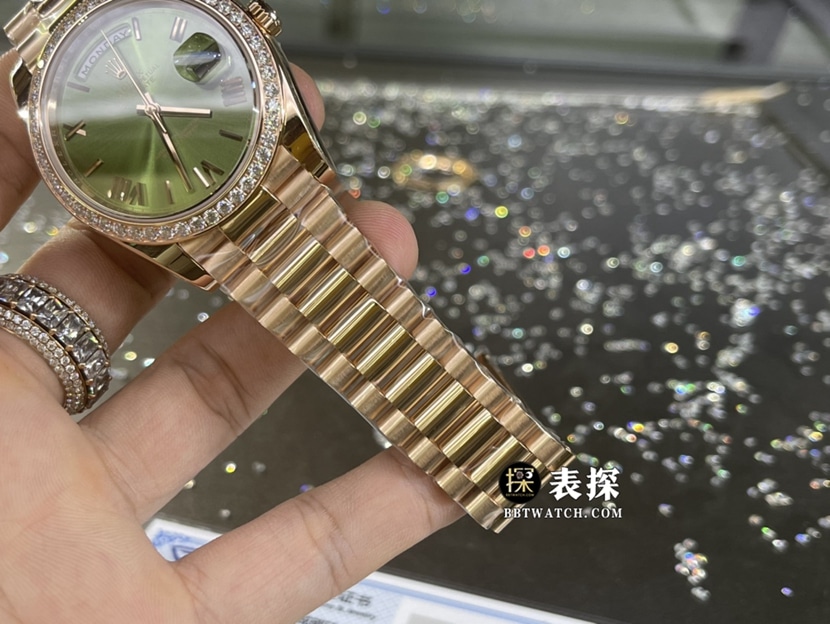 劳力士星期日历型一比一超A精仿手表男士罗马面钢带款表带实拍图