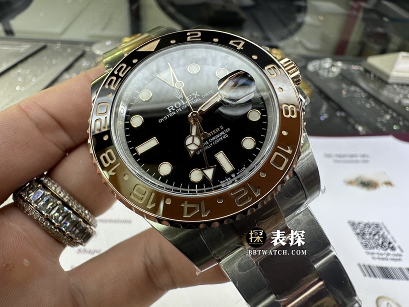 劳力士格林尼治型II真金真钻定制一比一超A高仿手表男士黑盘间金钢带款侧面实拍图