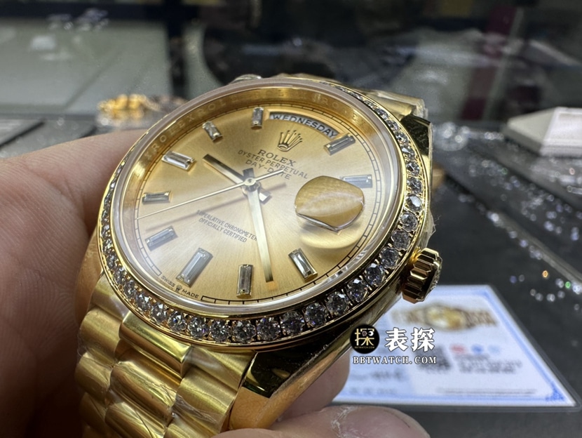 劳力士星期日历型真金真钻定制一比一超A精仿手表男士香槟金盘镶钻钢带款侧面实拍图