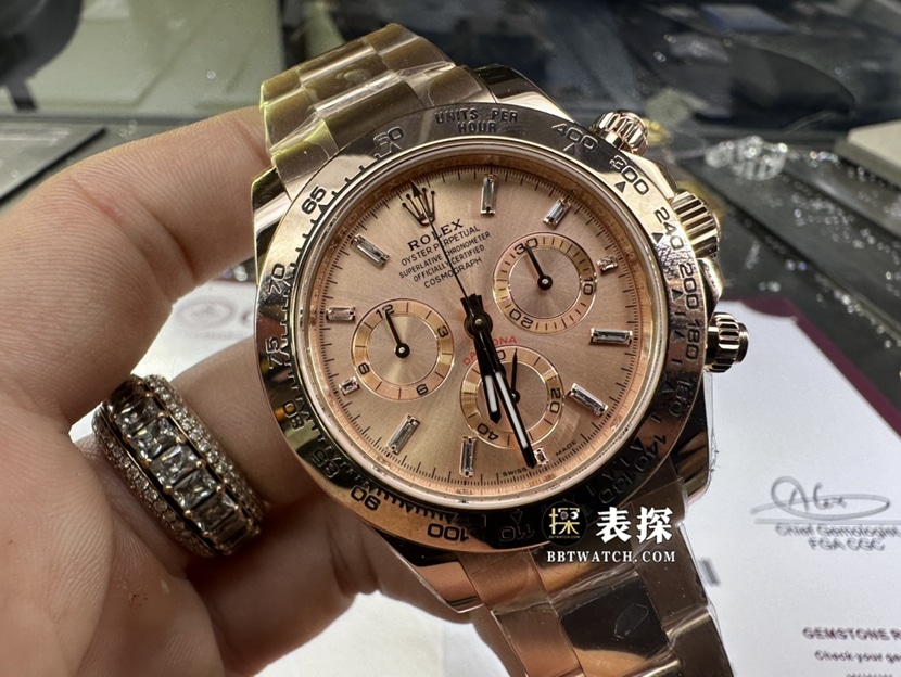 劳力士宇宙计型迪通拿真金真钻定制顶级一比一高仿手表男士玫瑰金盘钢带款正面实拍图