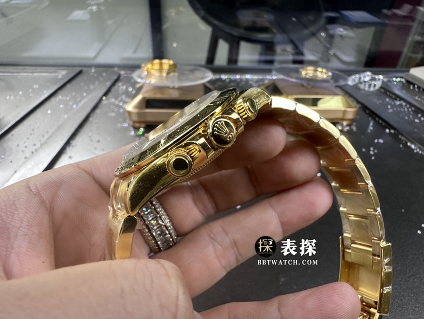 劳力士宇宙计型迪通拿真金真钻定制顶级复刻手表男士绿色熊猫盘钢带款侧面实拍图