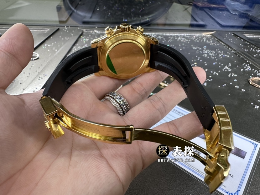 劳力士宇宙计型迪通拿真金真钻定制一比一超A精仿手表男士黑盘橡胶款表扣实拍图
