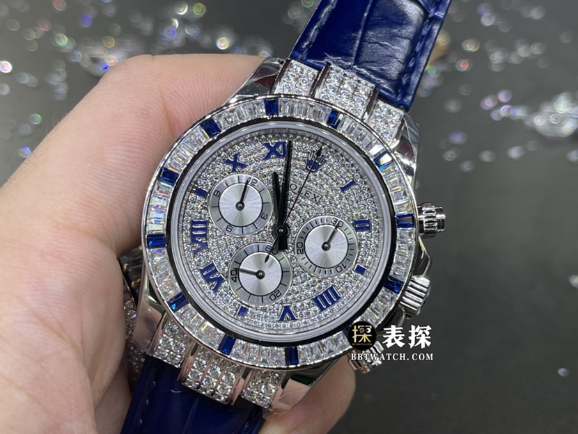 劳力士宇宙计型迪通拿真金真钻定制顶级一比一高仿手表密镶钻面配蓝珐琅罗马数字皮带款正面实拍图