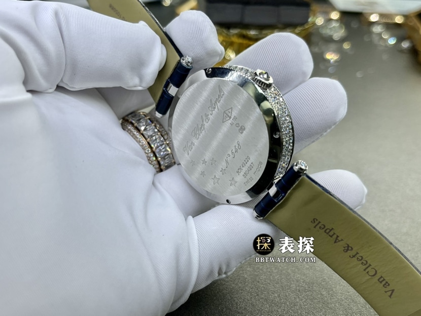 梵克雅宝诗意复杂功能真金真钻定制一比一超A精仿手表女士星空盘皮带款背面实拍图