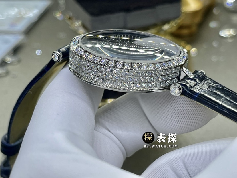 梵克雅宝诗意复杂功能真金真钻定制一比一超A精仿手表女士星空盘皮带款侧面实拍图