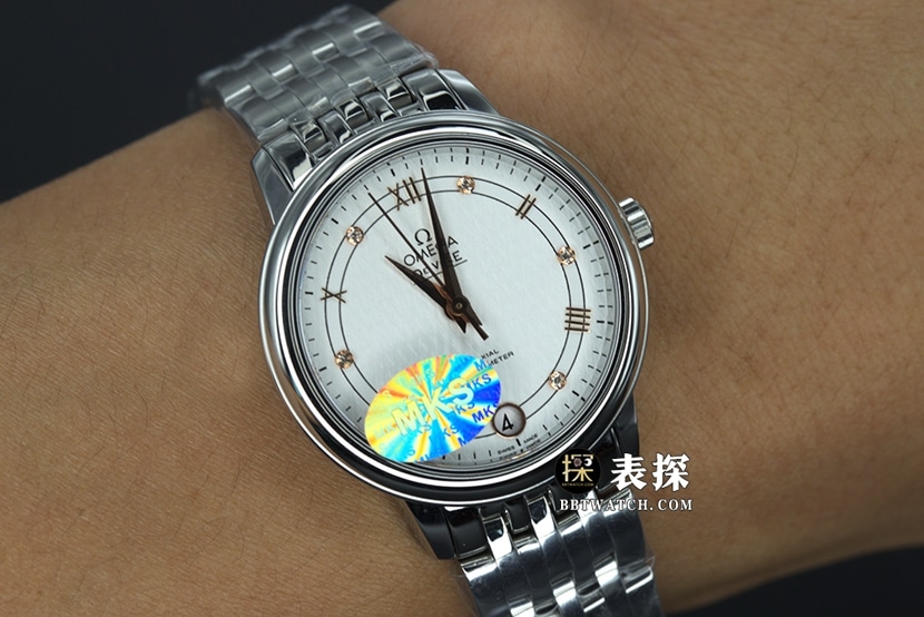 MKS厂欧米茄蝶飞一比一超A高仿手表女士白盘金针钢带款图片及价格佩戴实拍图