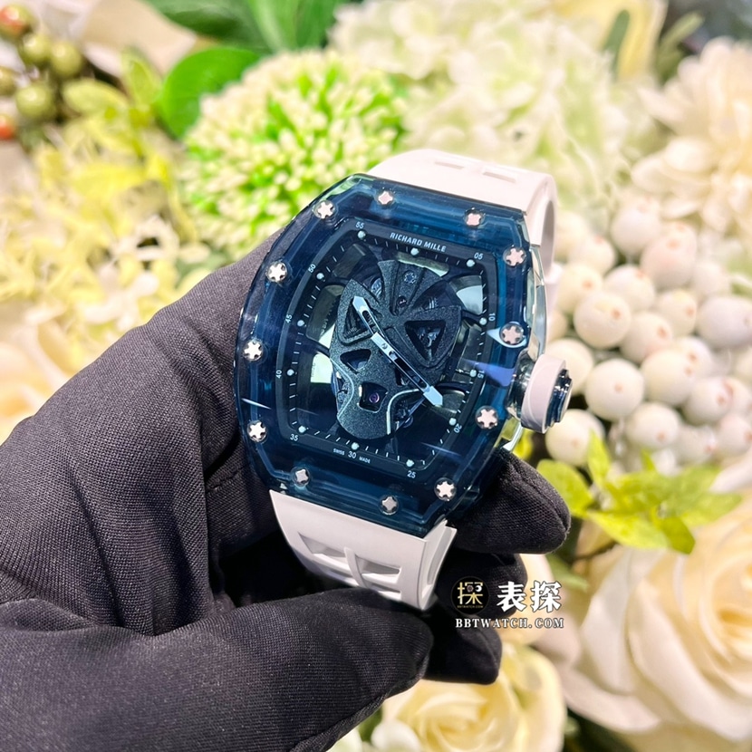 理查米尔RM52-06真金真钻定制一比一顶级复刻手表男士蓝水晶面具橡胶款侧面实拍图