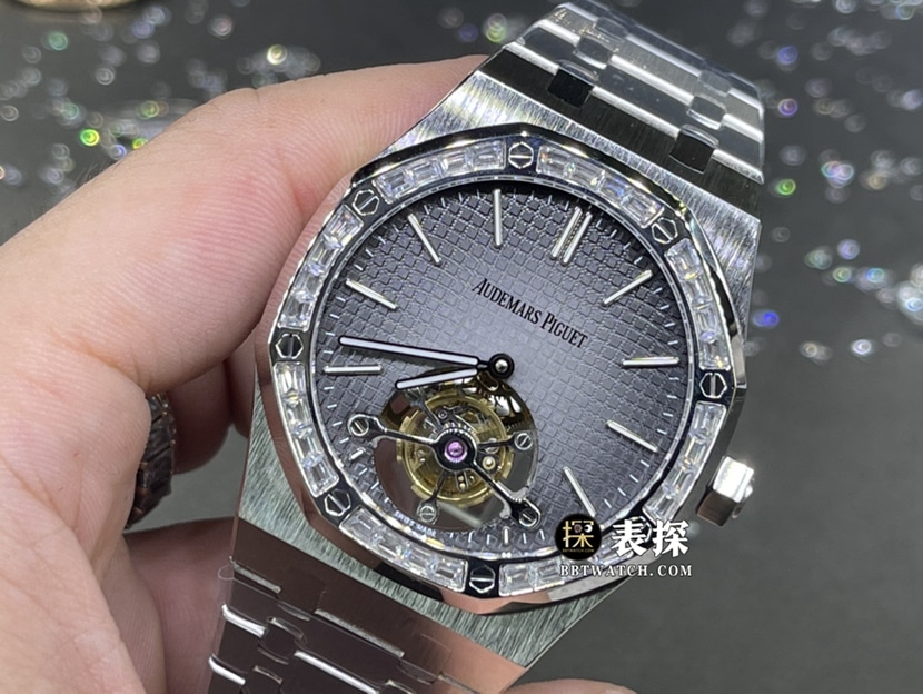 爱彼皇家橡树真金真钻定制一比一超A精仿手表男士烟灰盘镶钻陀飞轮钢带款正面实拍图