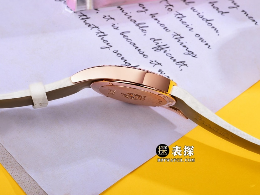 伯爵真金真钻定制一比一超A精仿手表女士银盘玫瑰金镶钻皮带款侧面实拍图