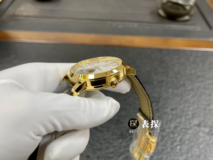 江诗丹顿传袭真金真钻定制一比一超A精仿手表男士乳光银盘陀飞轮皮带款侧面实拍图