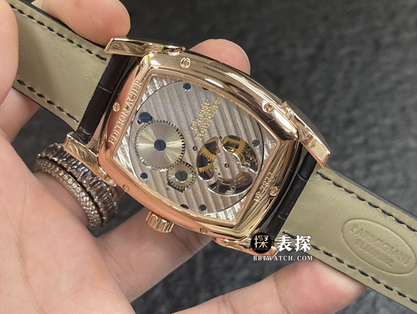 帕玛强尼真金真钻定制一比一顶级复刻手表男士黑盘酒桶型陀飞轮皮带款背面实拍图