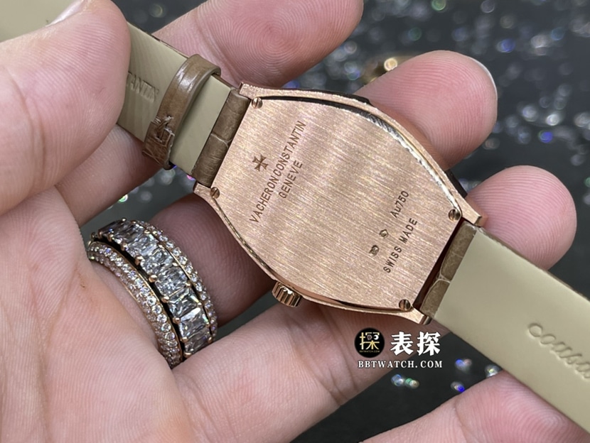 江诗丹顿马耳他真金真钻定制顶级一比一高仿手表女士银白盘酒桶形镶钻皮带款背面实拍图