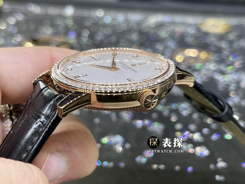 江诗丹顿传承真金真钻定制一比一超A高仿手表男士银白盘镶钻时标皮带款侧面实拍图