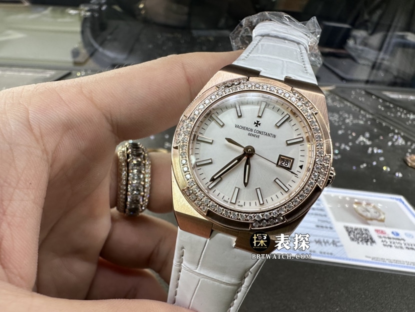 江诗丹顿纵横四海真金真钻定制超A高仿手表女士银灰盘镶钻皮带款正面实拍图