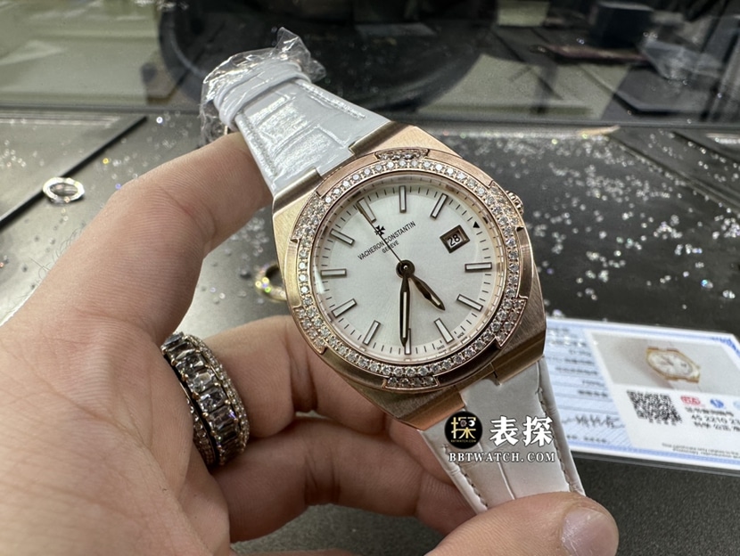 江诗丹顿纵横四海真金真钻定制超A高仿手表女士银灰盘镶钻皮带款正面实拍图