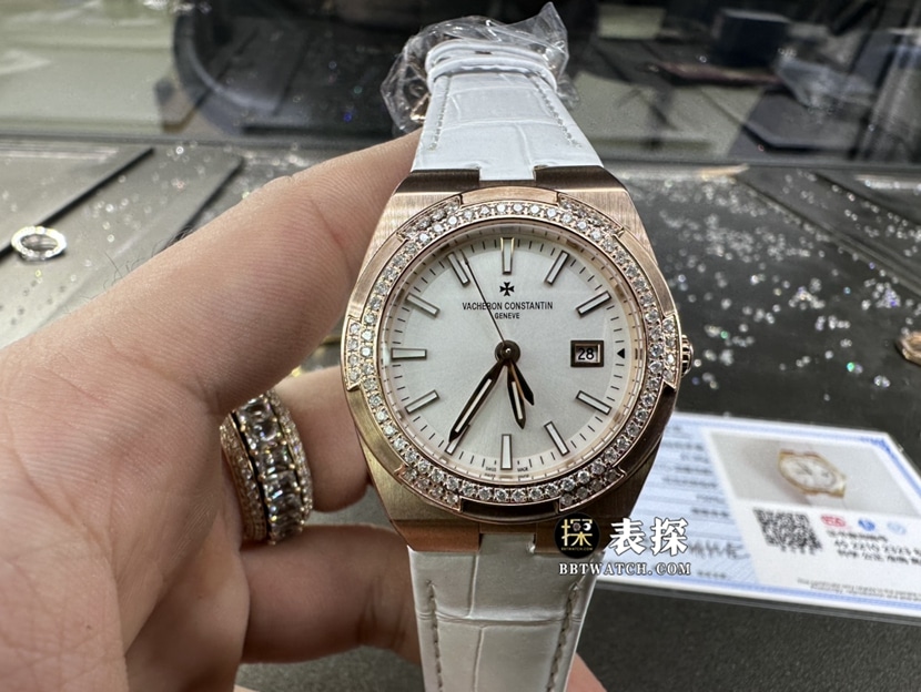 江诗丹顿纵横四海真金真钻定制超A高仿手表女士银灰盘镶钻皮带款正面实拍图