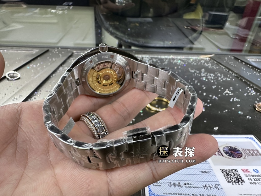 江诗丹顿纵横四海真金真钻定制一比一顶级复刻手表女士蓝盘镶钻钢带款表带实拍图