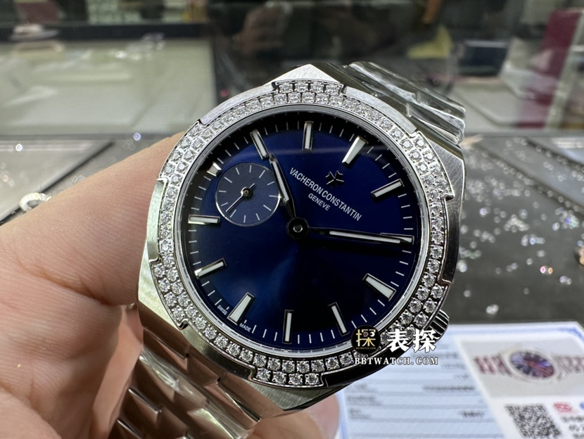 江诗丹顿纵横四海真金真钻定制一比一顶级复刻手表女士蓝盘镶钻钢带款正面实拍图
