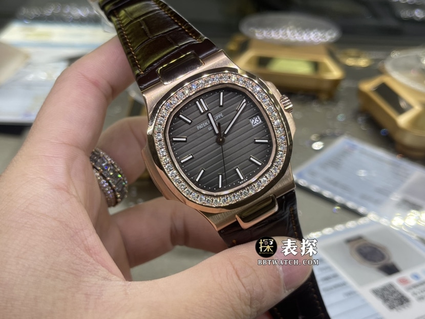 百达翡丽运动优雅真金真钻定制顶级一比一精仿手表女士深灰盘镶钻皮带款正面实拍图