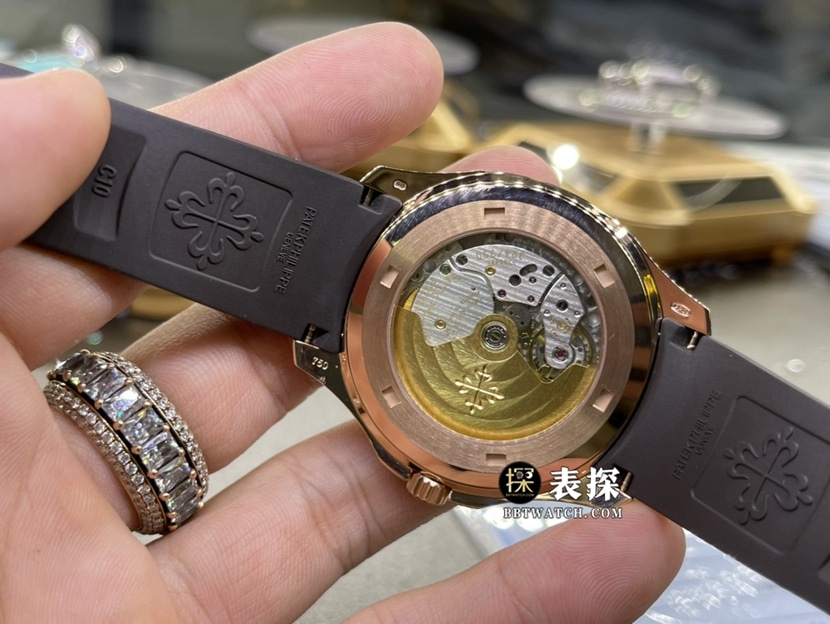 百达翡丽真金真钻定制顶级一比一高仿手表男士深灰盘橡胶款背面实拍图