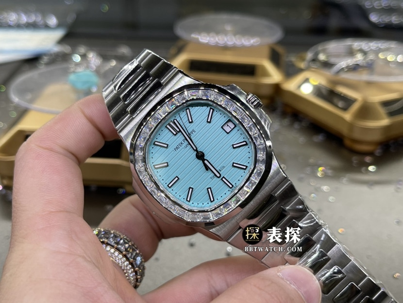 百达翡丽运动优雅真金真钻定制顶级复刻手表男士蒂芙尼蓝盘镶钻钢带款正面实拍图