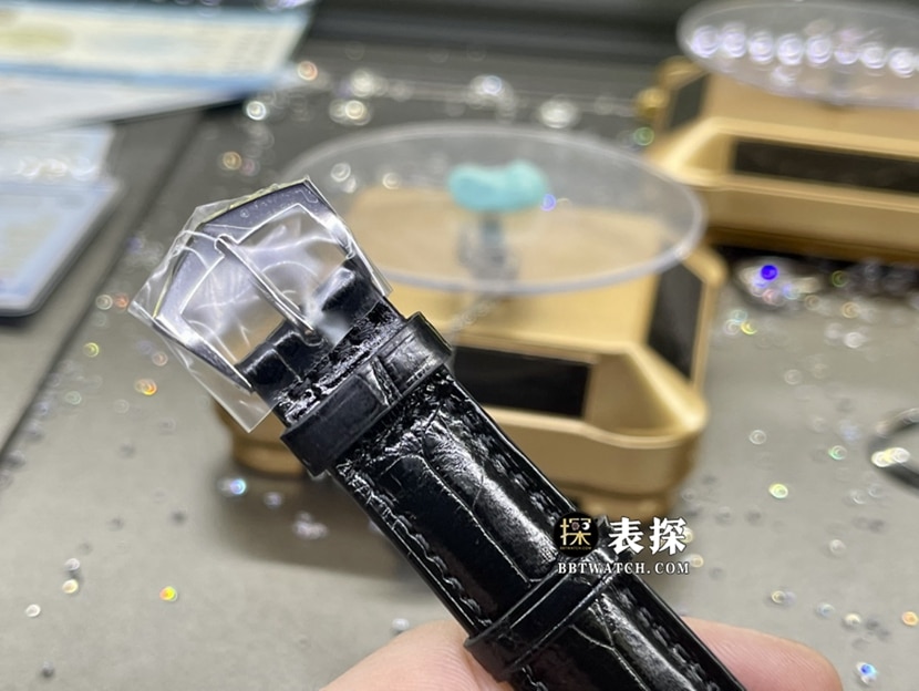 百达翡丽古典表真金真钻定制超A高仿手表男士黑盘皮带款表扣实拍图