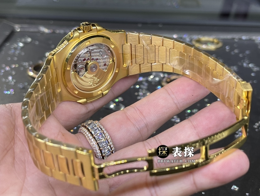 百达翡丽运动优雅真金真钻定制一比一顶级复刻手表女士黑色镶钻黄金钢带款表扣实拍图
