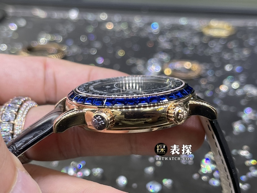 百达翡丽超级复杂功能时计真金真钻定制顶级一比一精仿手表男士星空盘蓝钻石皮带款侧面实拍图