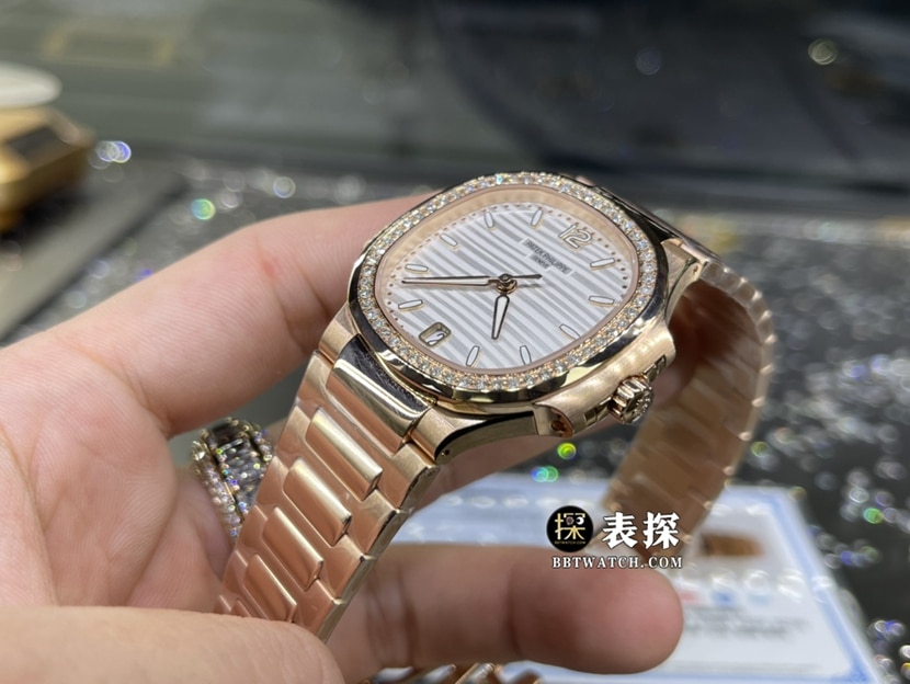 3K厂百达翡丽运动优雅真金真钻定制一比一超A高仿手表女士银盘镶钻钢带款侧面实拍图