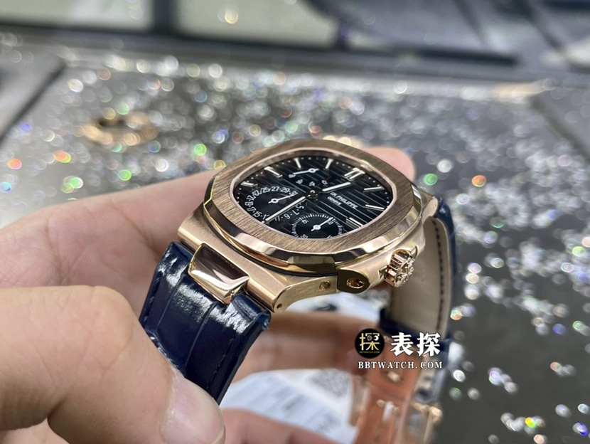 百达翡丽运动优雅真金真钻定制顶级复刻手表男士黑褐盘月相皮带款侧面实拍图