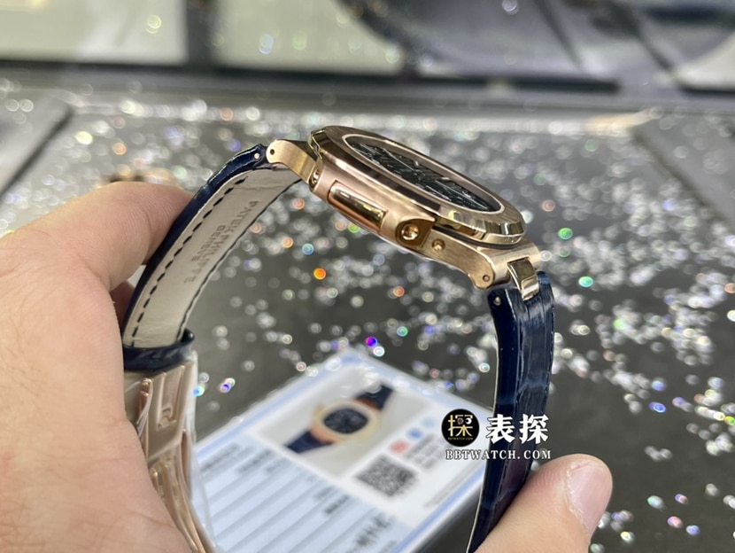 百达翡丽运动优雅真金真钻定制顶级复刻手表男士黑褐盘月相皮带款侧面实拍图