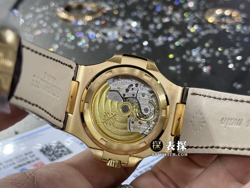 百达翡丽运动优雅真金真钻定制超A高仿手表男士深灰盘钢带款背面实拍图