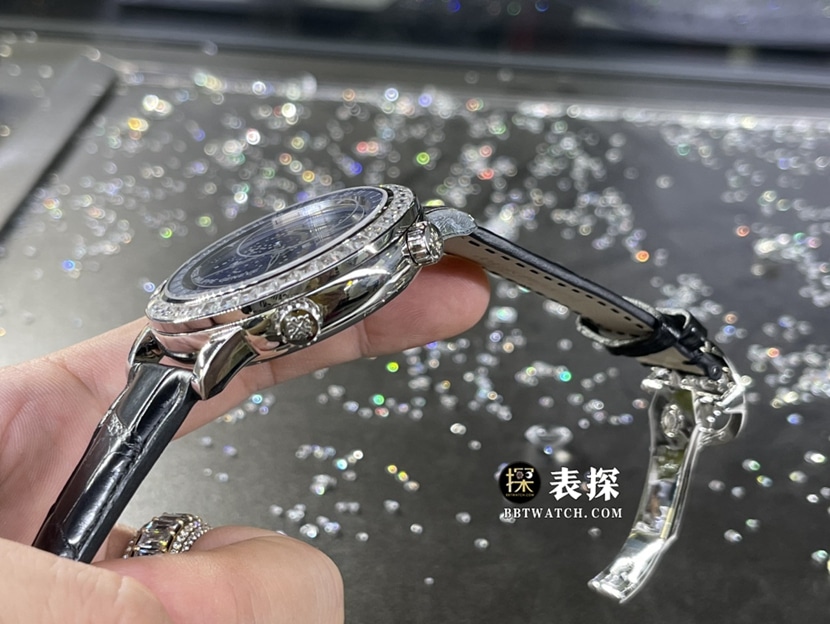 百达翡丽超级复杂功能时计真金真钻定制一比一超A高仿手表男士蓝色星空盘镶钻皮带款侧面实拍图