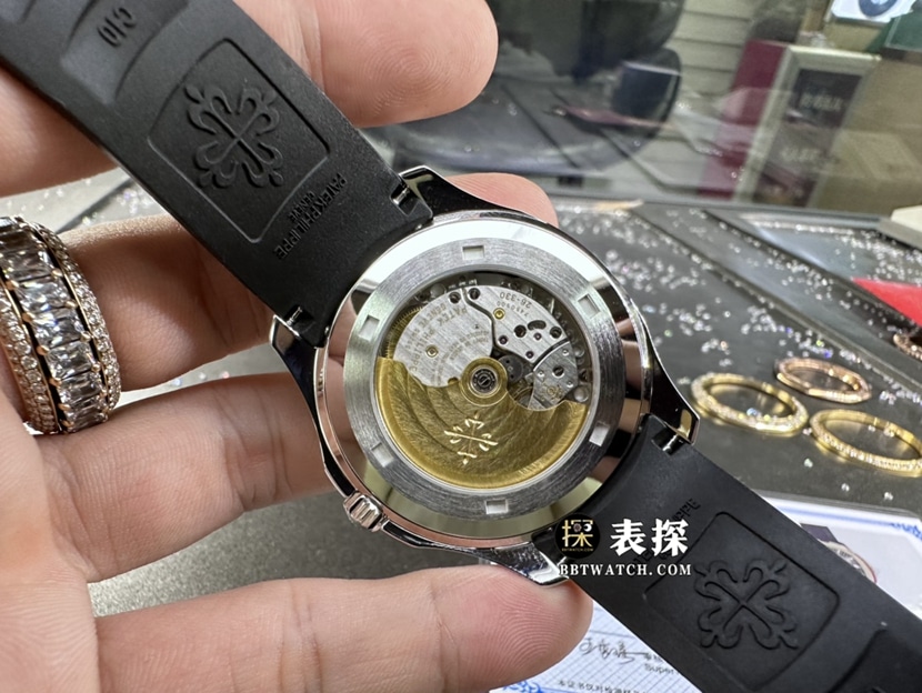 百达翡丽真金真钻定制顶级一比一精仿手表男士黑盘橡胶款背面实拍图