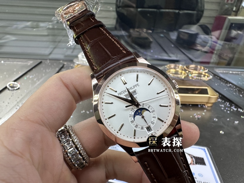 百达翡丽复杂功能时计真金真钻定制一比一超A高仿手表男士乳白盘月相皮带款正面实拍图