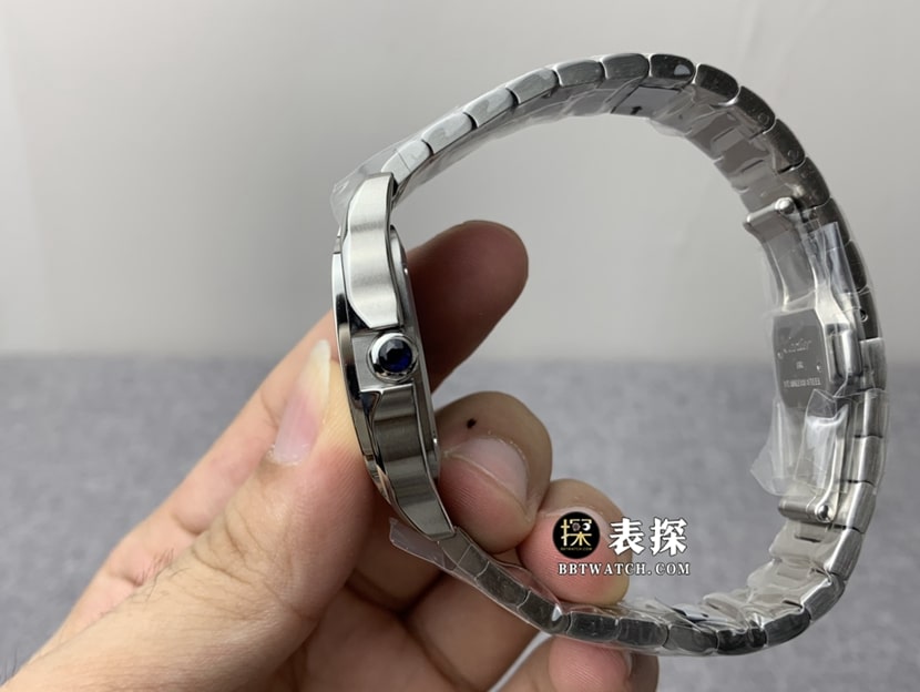 GF厂卡地亚山度士一比一顶级复刻手表女士银白盘钢带款图片及价格侧面实拍图