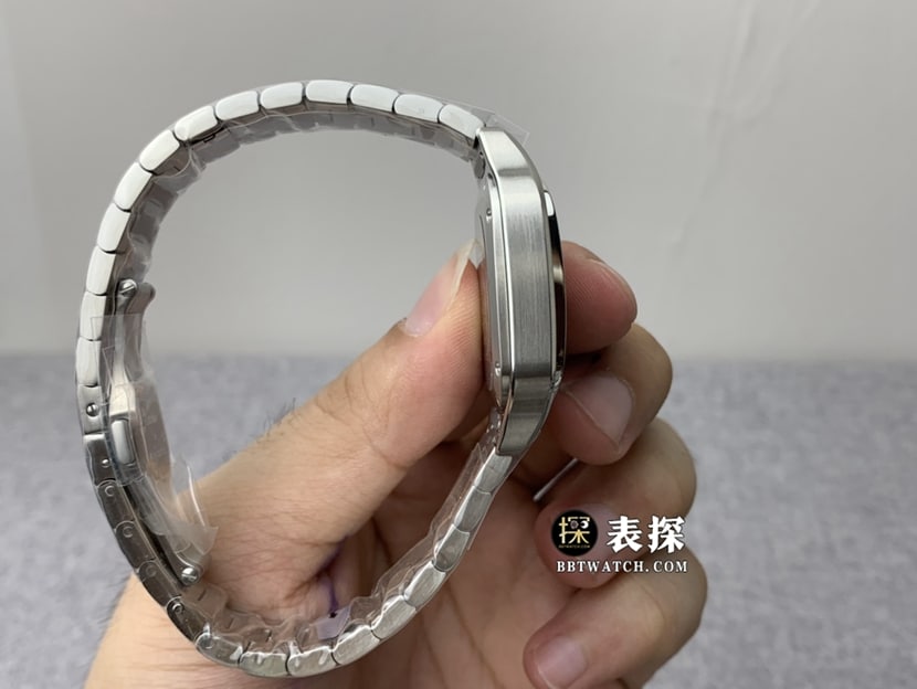 GF厂卡地亚山度士一比一顶级复刻手表女士银白盘钢带款图片及价格侧面实拍图
