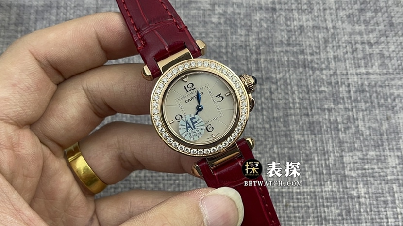 AF厂卡地亚帕莎超A高仿手表女士白盘镶钻皮带款图片及价格正面实拍图