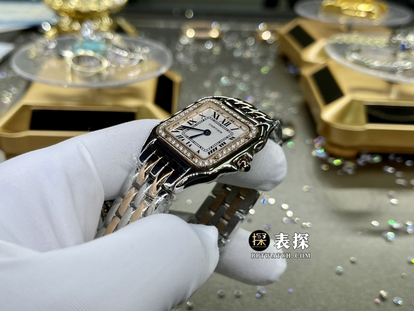 卡地亚真金真钻定制一比一超A精仿手表女士白盘镶钻间金钢带款侧面实拍图
