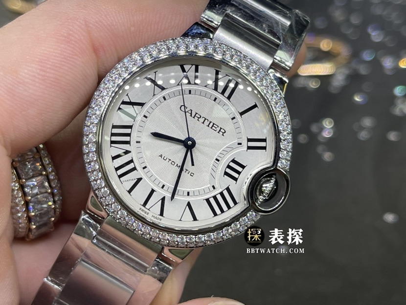 卡地亚蓝气球真金真钻定制顶级一比一精仿手表女士银灰盘镶钻钢带款正面实拍图