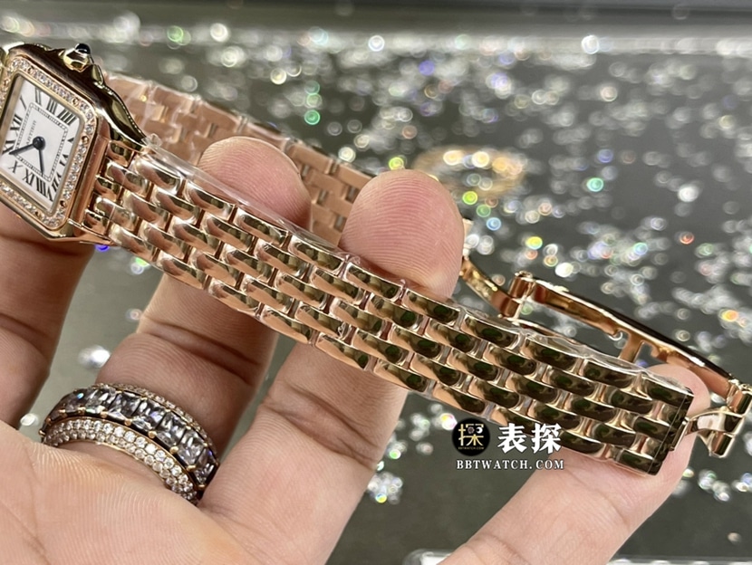 卡地亚真金真钻定制顶级一比一高仿手表女士白盘镶钻钢带款表带实拍图