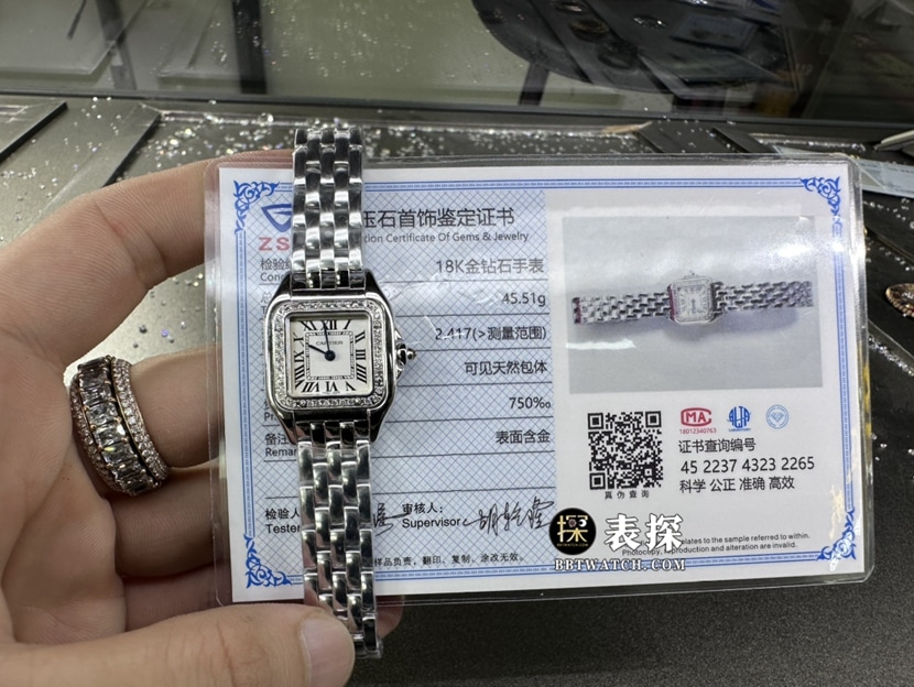 卡地亚真金真钻定制一比一顶级复刻手表女士白盘方形镶钻钢带款整体实拍图