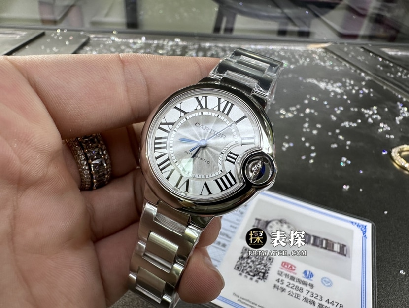 卡地亚蓝气球真金真钻定制顶级一比一精仿手表女士银白盘钢带款正面实拍图