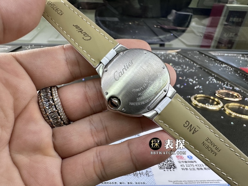 卡地亚蓝气球真金真钻定制顶级复刻手表女士银白盘镶钻皮带款背面实拍图