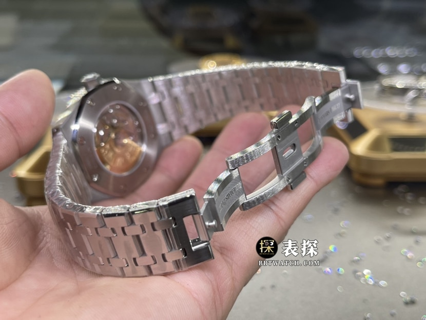 爱彼皇家橡树真金真钻定制顶级一比一精仿手表男士蓝盘镶钻钢带款表扣实拍图