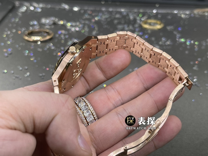 爱彼皇家橡树真金真钻定制顶级一比一高仿手表女士银白盘镶钻玫瑰金钢带款表带实拍图