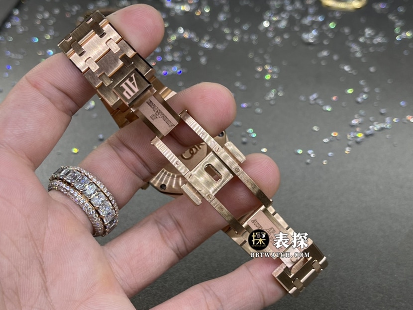 爱彼皇家橡树真金真钻定制顶级一比一高仿手表女士银白盘镶钻玫瑰金钢带款表扣实拍图