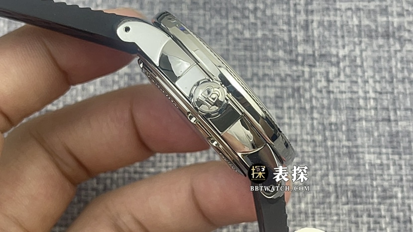 ZF厂宝珀五十噚5008B一比一顶级复刻手表男士深灰盘梭子鱼橡胶款图片及价格侧面实拍图