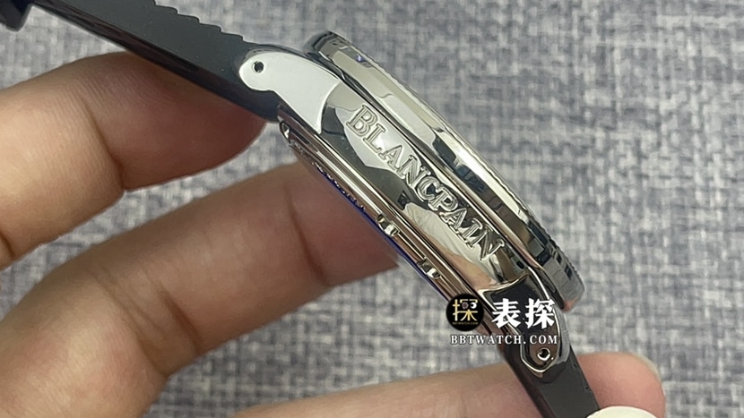 ZF厂宝珀五十噚5008B一比一顶级复刻手表男士深灰盘梭子鱼橡胶款图片及价格侧面实拍图