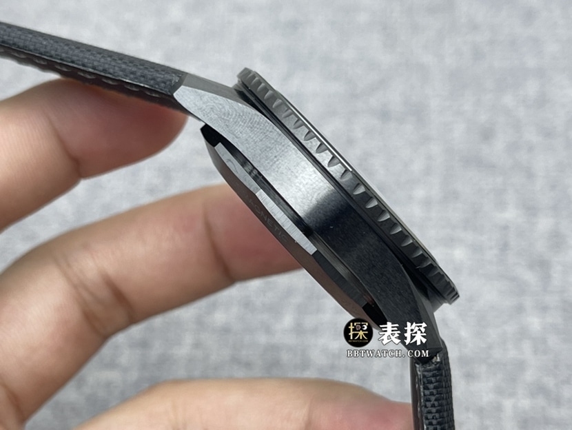 GF厂宝珀五十噚5000顶级一比一高仿手表男士绿盘皮带款图片及价格侧面实拍图